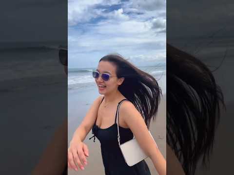 MEGAN DOMANI MAIN DI PANTAI #artist #indonesia #beranda