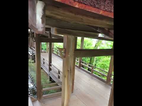 aménagement-terrasse-cheminee-fauteuils-tout-confort