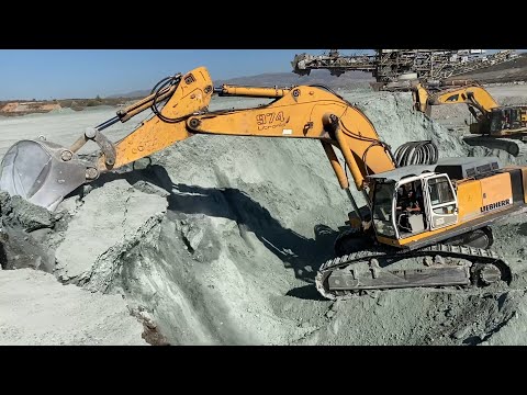 Liebherr 974 And Caterpillar 385C Excavators Loading Trucks - Ektor Epe