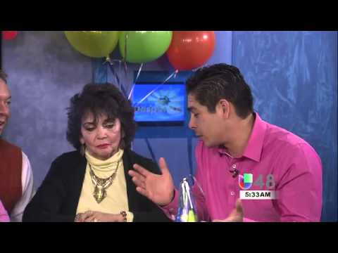 Marcos Valdes y su cumplaños y canta su Madre Rosa Maria!!