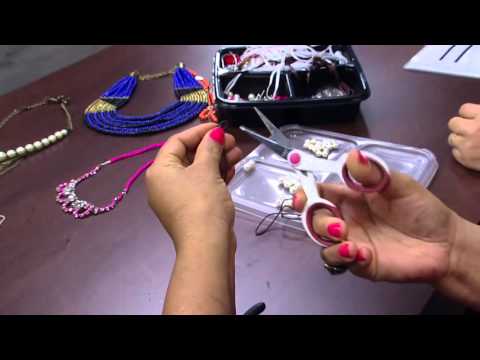 Mulher.com - 25/11/2015 - Colar com pérolas - Natália Ferreira