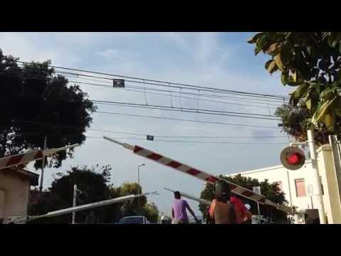 IC 723  al passaggio a livello