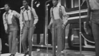 The Temptations - Can&#39;t Get Next To You (Live TOTP 1970)