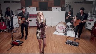 Carrie Underwood + Target performs &quot;Heartbeat&quot;