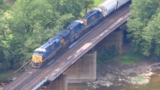 preview picture of video 'CSX Freight Train Passing Harper's Ferry'