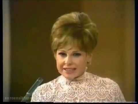 Laura Valenzuela surprises herself