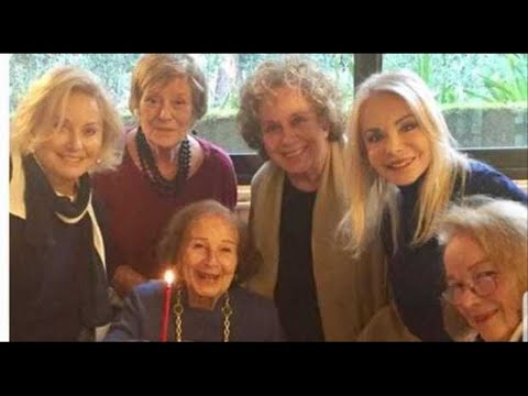 Nicoletta Orsomando, per i suoi 90 anni riunione di "Signorine Buonasera": le riconoscete tutte?