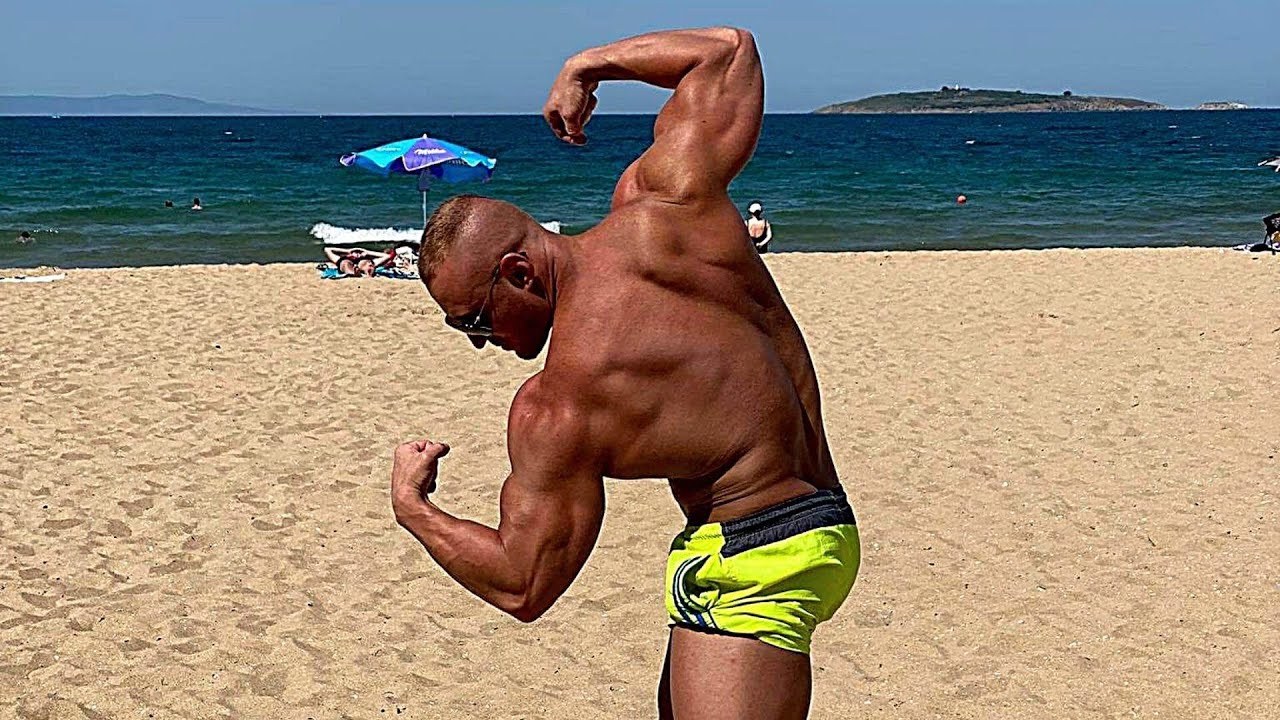 5 МИНУТНА ТРЕНИРОВКА ЗА КОРЕМ НА ПЛАЖА