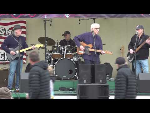 I'm down to seeds and stems again ~ Bill Kirchen and Band at Dream Machines 202