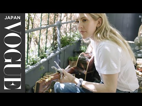 エリー・ゴールディング、自宅で過ごす24時間に密着。| VOGUE JAPAN