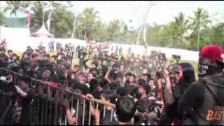 Download lagu Aphenk diminished feat getih wingit mp3 Download lagu Aphenk diminished feat getih wingit mp3