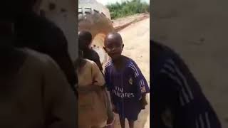 Download lagu Vidio ngakak anak anak afrika belajar bahasa sunda mp3