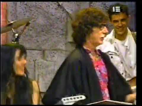 Charly García - Buscando un Símbolo de Paz -  En Vivo - 1993 -  [ Groove Funk Épico ]