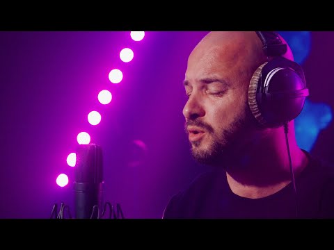 Stan Van Samang - Don't Close Your Eyes | Live bij Q