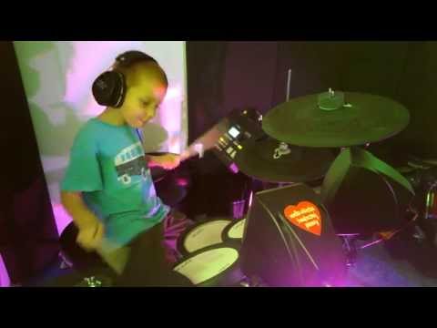 🎵 Szymon Urbanowicz - 4 Year Old Drummer - Improvisation