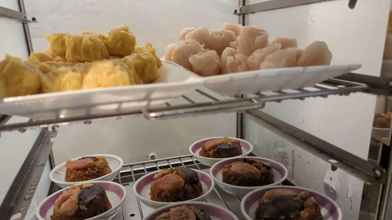 EVA Air Lounge thumbnail