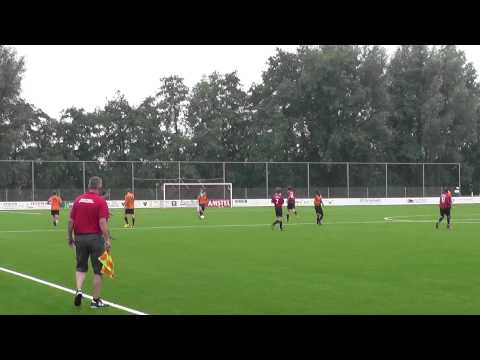 24 aug 2013 VVIJ A1 - VV De Meern A1 beker 0-2 Actie Lars koekoek