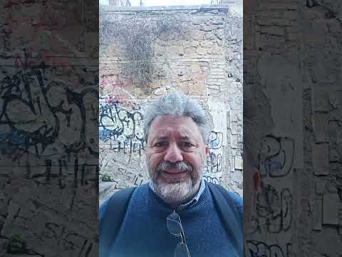 l'Italia traditrice e tradita secondo Chatgpt