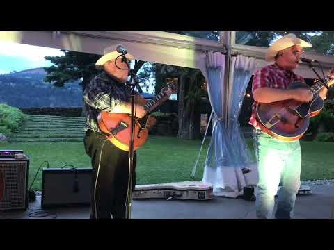 Redd Volkaert and Western Flyers at The Griffin House, Hood River, Oregon, 7-6-22