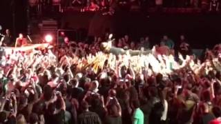 Bruce Springsteen crowd surfing Portland, OR 3/22/16 Hungry Heart