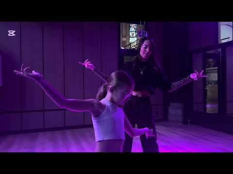 Dansen met Juf Eline - Vol avontuur kinderen voor kinderen 