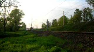 preview picture of video 'EU07 z pospiesznym R-63110 przed stacją Święta Katarzyna'