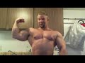 Man Muscle Flexing Show Off Kekar Berotot Sixpack Pamer Badan