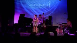 Moanin' - live - Alma Bencze Quartet