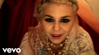 Video We Do It de Colette Carr