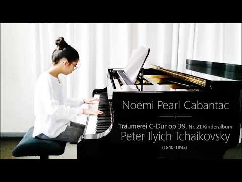 Tchaikovsky´s Träumerei in C Major op. 39, No. 21 Kinderalbum, played by Noemi Pearl Cabantac