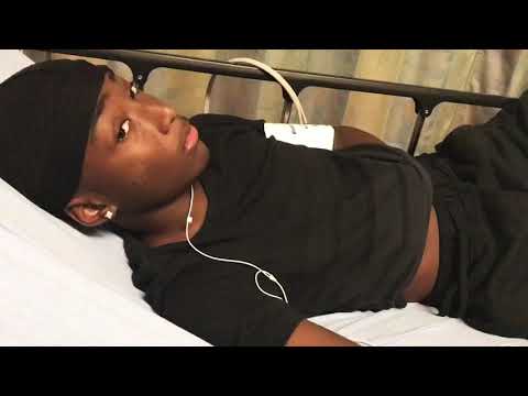 JayDaDarkskin and Mama Darkskin share a funny moment in the hospital (Funny)