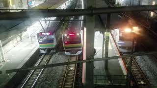 横須賀線、上野東京ライン、同時発車シーン