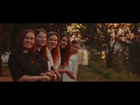 Качели для встречи рассветов на центральной набережной.