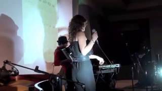 LAURA LO RE -IT'S SHE LOVELY