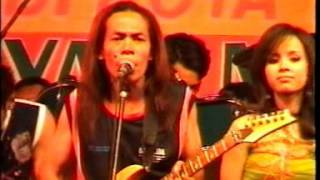 Download lagu New PALADA - Kandas (Dwi Ratna) Live Lap. Kabuh Jombang 2005 mp3