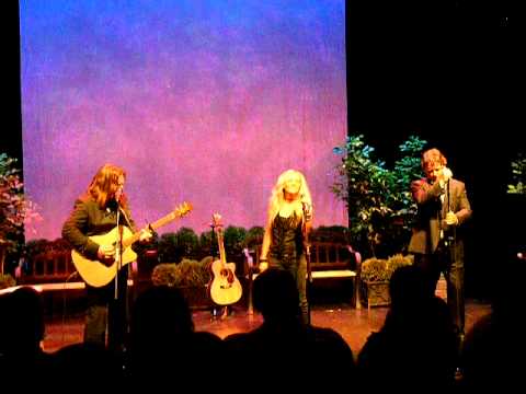 Sadness Of A Woman, Russell Crowe, Alan Doyle & Danielle Spencer, Indoor Garden Party 1