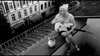 Molly Nilsson &quot;Think Pink&quot;