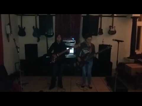 Blue eyes crying in the rain