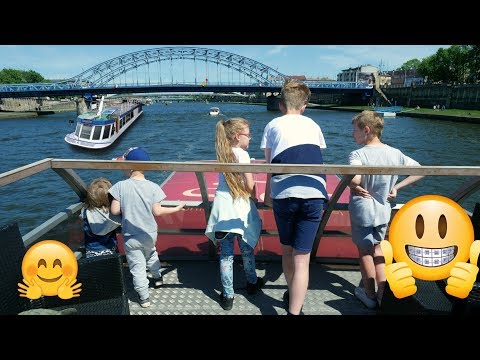 PŁYNIEMY STATKIEM I KRZYCZYMY "DZIEŃ DOBRY" DO OBCYCH LUDZI :)