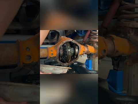 Opening Dana 44 axle cover