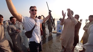Pakistan's Craziest Beach! 🇵🇰 - YouTube