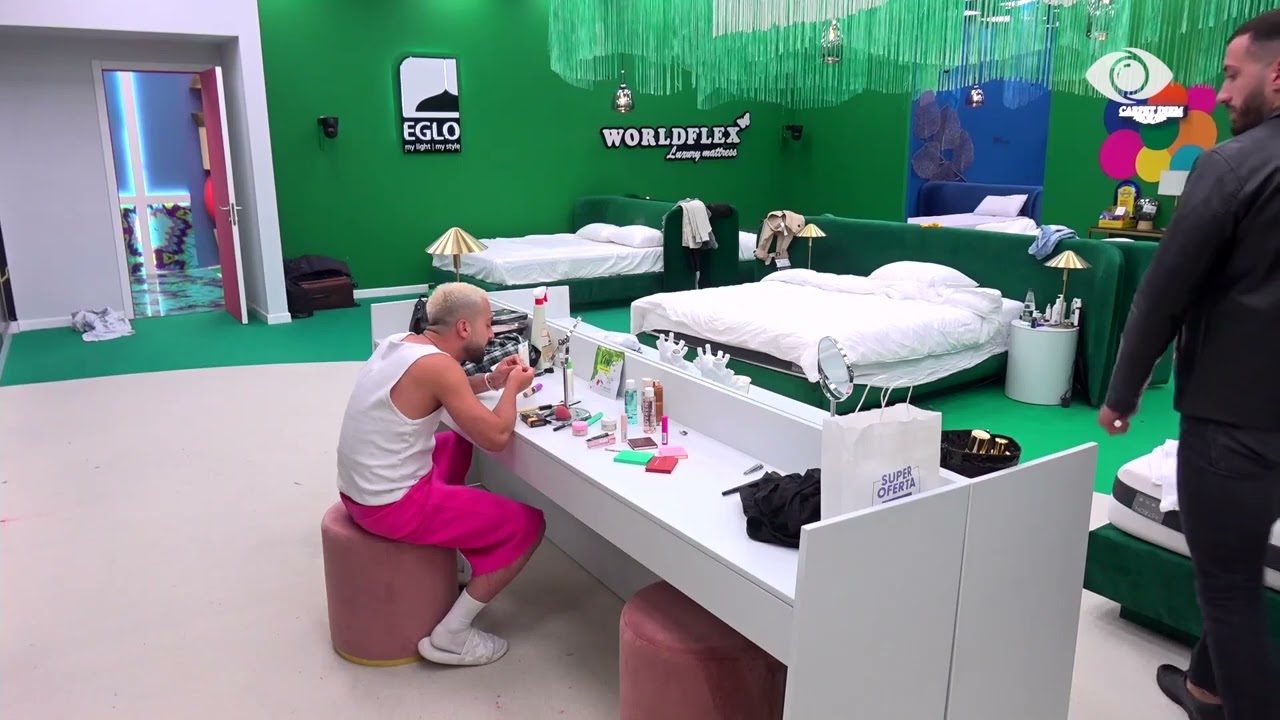 “Jozi, o djali mirë, muskulozi…”/ Gjesti vijon të ngacmojë banorin