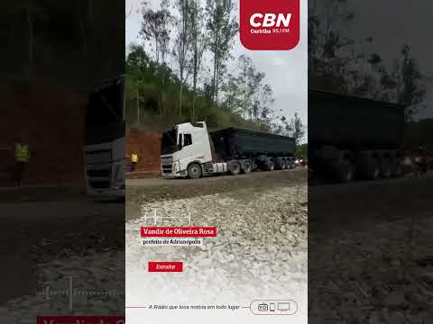 Trecho da Estrada da Ribeira é parcialmente liberado em Adrianópolis