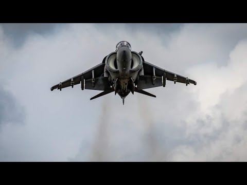 Amazing AV-8B Harrier Display Riat 23