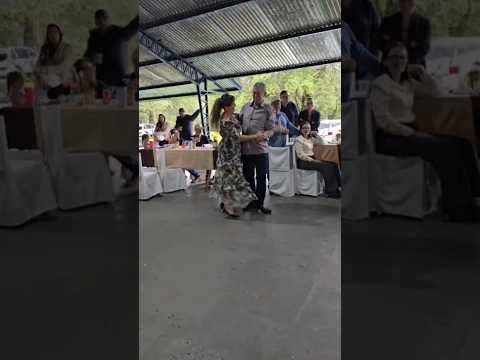 aniversário do Adelino e Valiria em Chopinzinho no Paraná.Brasil #shotrs #baile #dancarinos