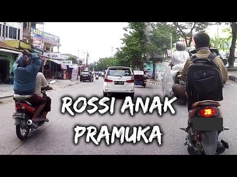 PENERUS VALENTINO ROSSI & ATLET LEMPAR TOMBAK