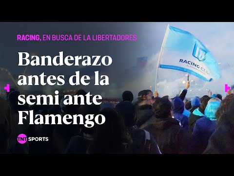"El BANDERAZO de RACING antes de la SEMIFINAL ante FLAMENGO" Barra: La Guardia Imperial &bull; Club: Racing Club
