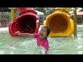KEYSHA BERMAIN PEROSOTAN AIR DI KOLAM RENANG Kids Playing Water And Slide