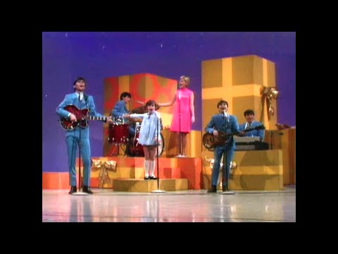 The Cowsills - We Can Fly (Ed Sullivan Show Christmas Special 12/24/1967) INCOMPLETE