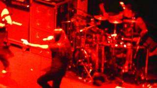 Devildriver - This is a lovesong (let them rot) live @ 013 Tilburg 28/11/2011